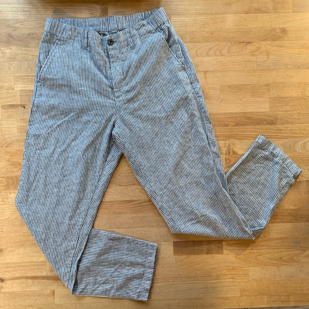 Blue & white pin striped UNIQLO ankle length pants